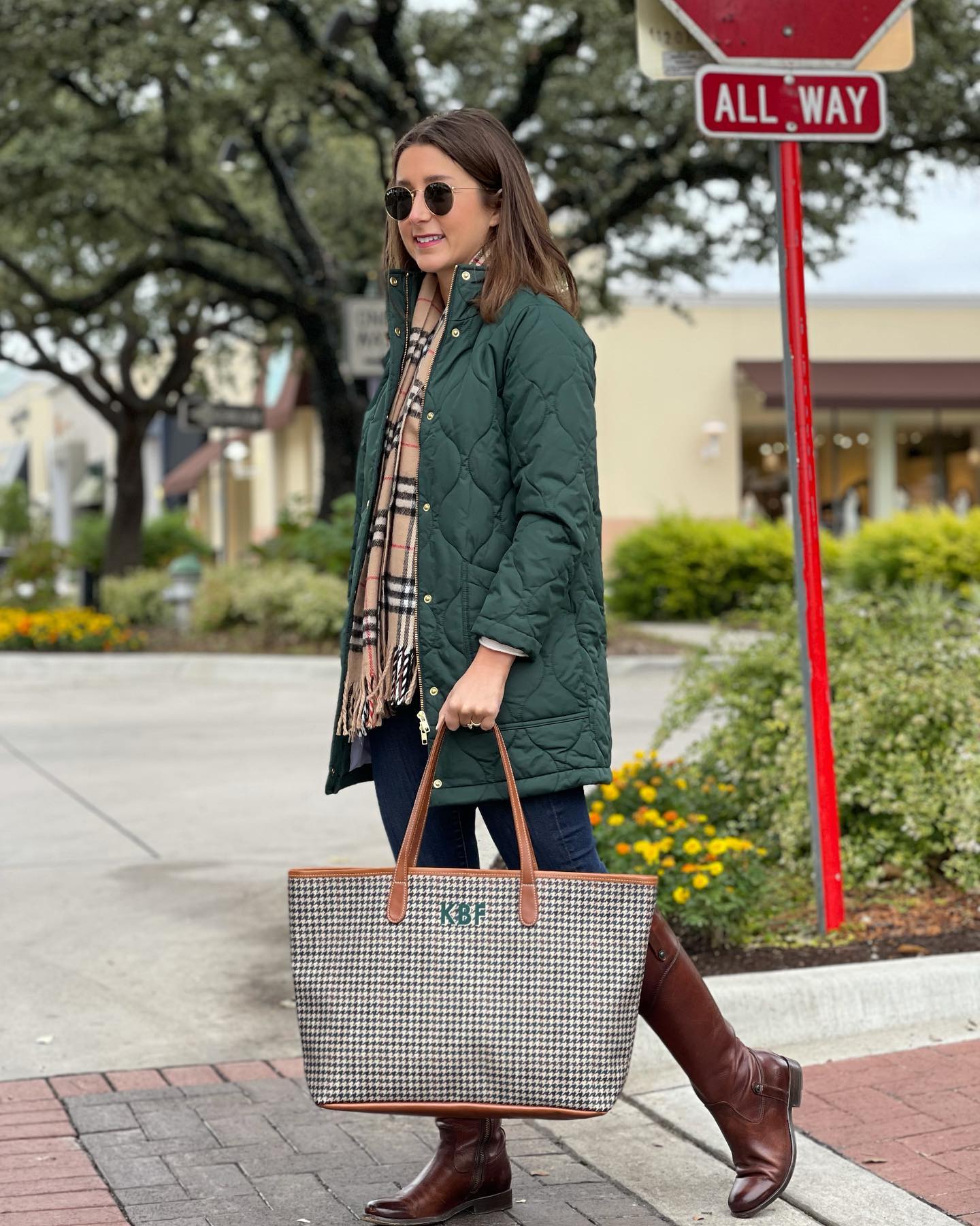 Monogrammed tote bag with zipper in street style